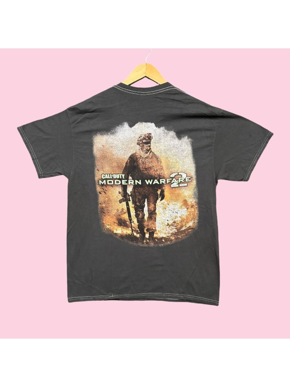 Call of Duty Modern Warfare 2 Video Game Poster Tee M